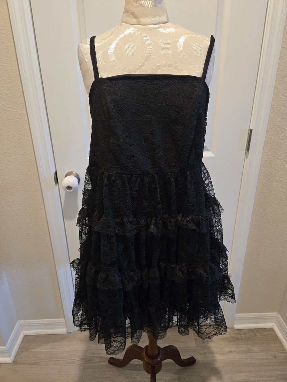 Torrid Babydoll Lace Mini Dress, Size 0X - Picture 4 of 10